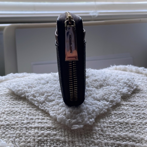 Michael Koran wallet | Great condition | small - Picture 3 of 5